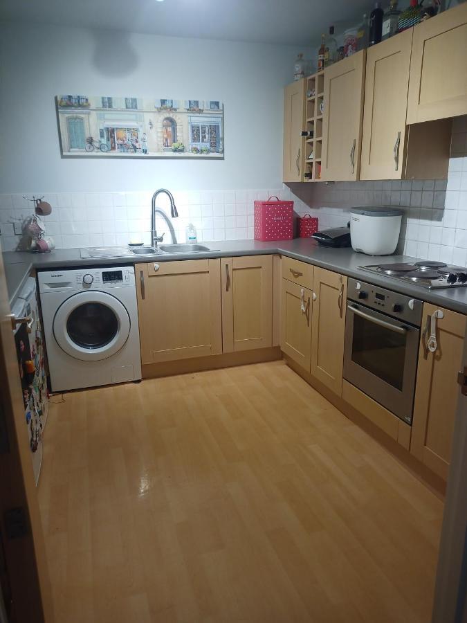 Double Room In A Top Floor Shared Apartment Northampton Exterior foto