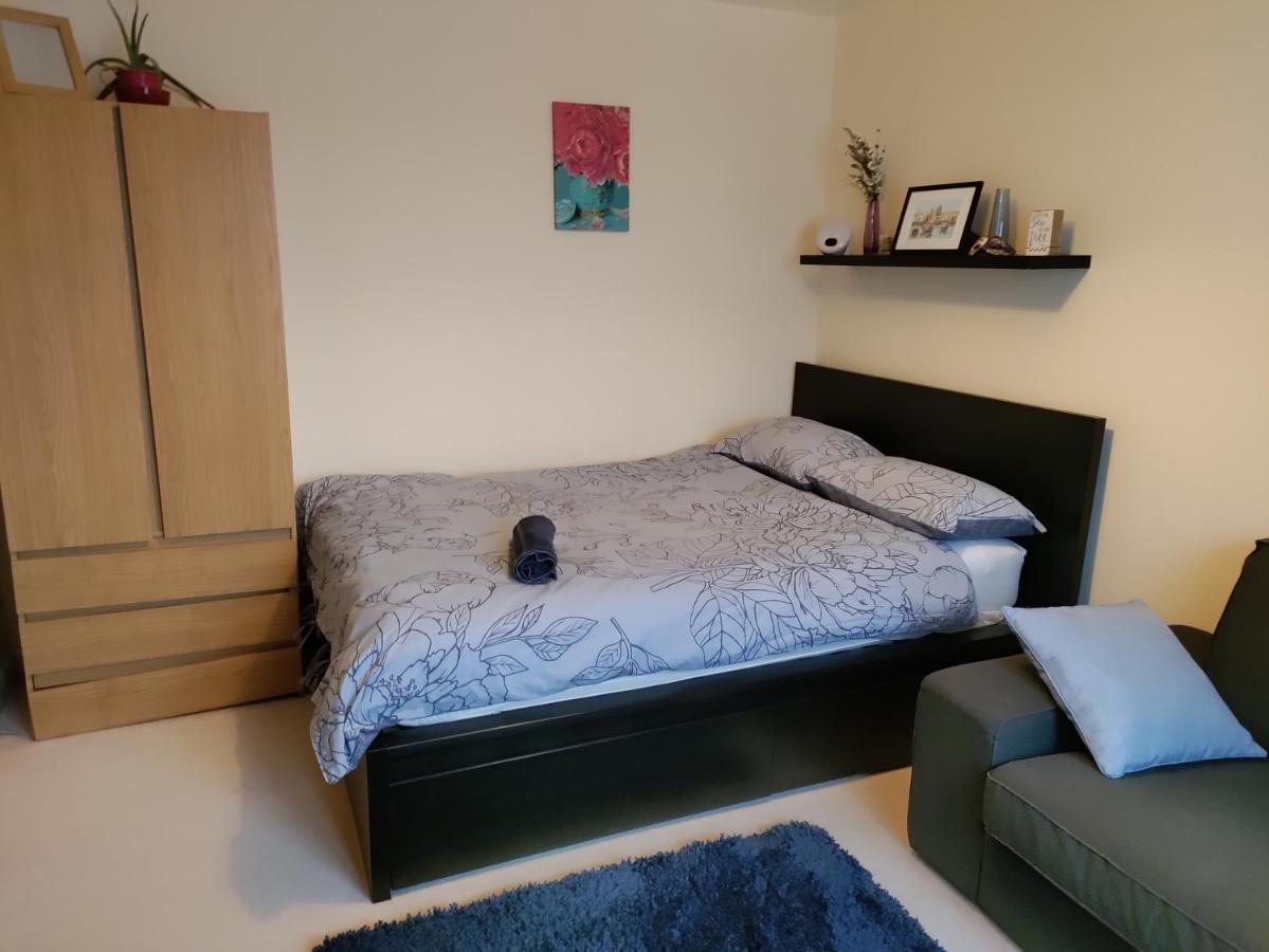 Double Room In A Top Floor Shared Apartment Northampton Exterior foto