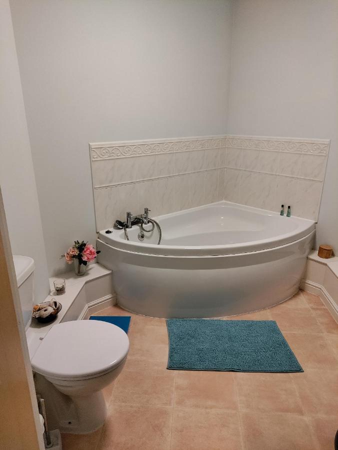 Double Room In A Top Floor Shared Apartment Northampton Exterior foto